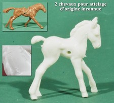 2 chevaux pour attelage, figurines plastique d’origine inconnue