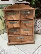 ancien petit meuble à épices