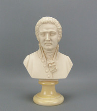 Joli buste de MOZART en Albâtre signé A.Giannelli ITALIE, hauteur 15,5 cm.