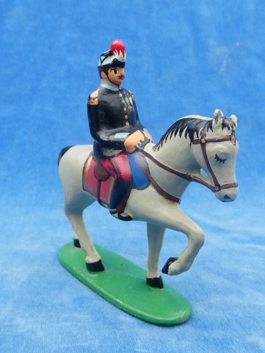 Superbe top figurine quiralu - top, !