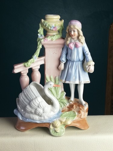 Bouquetière ancienne - , en