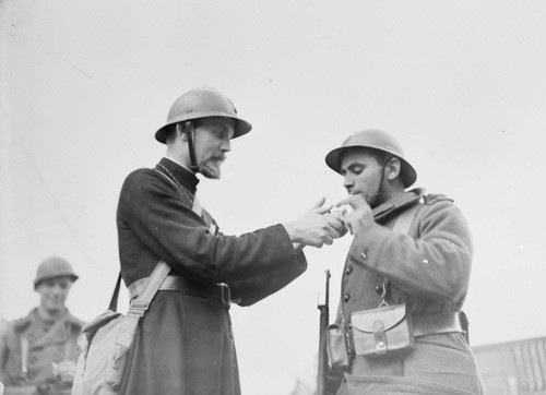 1940 aumonier catholique - 1940, ligne