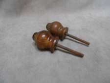 2 Boutons Poignées Boules d'escalier Anciens en Bois tourné et métal  6.50 cm H