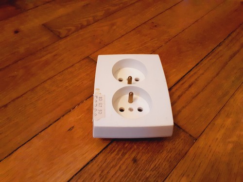 Legrand prise double - 2p+t, sur
