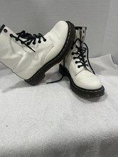 Dr. Martens Doc AirWair 11821