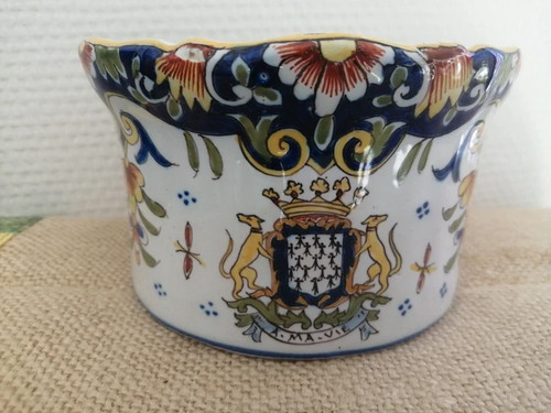 Petit cache pot faïencerie - , de