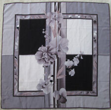 - Authentique foulard LEONARD