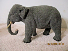 GRAND ELEPHANT FLOQUE  DE