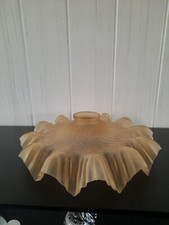 Ancien abat-jour dentelé en