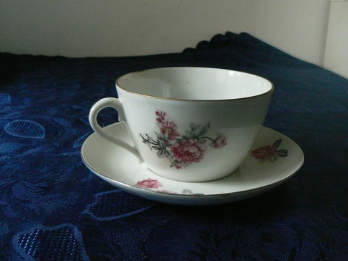 Ancienne tasse porcelaine - tasse,