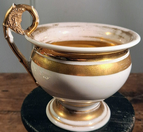 Tasse chocolat porcelaine - a,