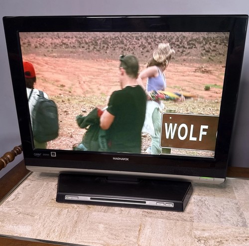 Magnavox lcd combo - magnavox, tv