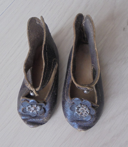 Chaussures poupée ancienne - de,