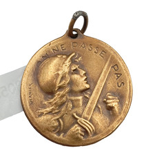 8.19/11/25 (REF30554) Médaille militaire de VERDUN GUERRE 1914 1918 french medal