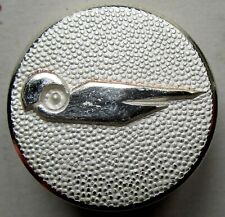 Bouton plat en métal argenté