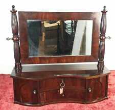 COIFFEUSE AVEC MIROIR. PLACAGE