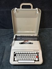 Vintage Underwood 319 Portable