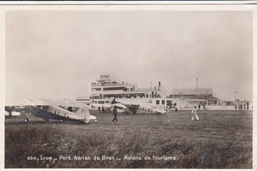 Lyon bron aviation avion 250 - aviation,