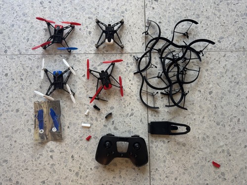 Qty parrot rolling spider - 4,