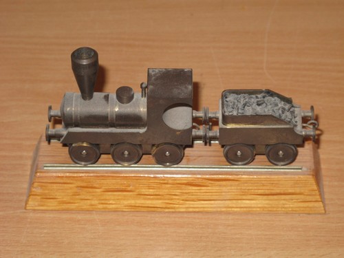 Locomotive vapeur modèle - À,