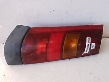 Feu arrière conducteur pour