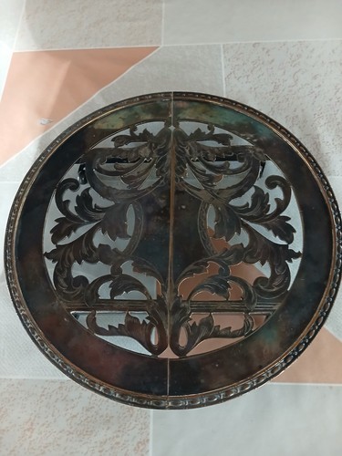 Ancien dessous plat metal - de,