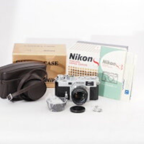 Nikon year 2000 limited - s3,