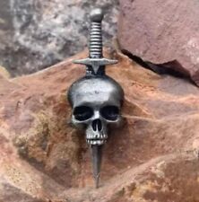 PIN'S BROCHE BADGE TETE DE MORT POIGNARD BIKER MOTARD VESTE GILET METAL !