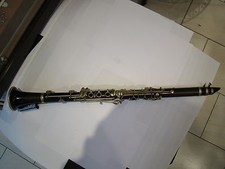 Clarinette ancienne  , vendue en l'état  , longueur 66 cm environ #133#