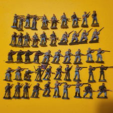 Lot N°13- 50  soldats