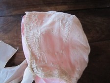 Ancien bonnet de bébé en