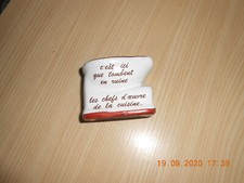 Cendrier humoristique (WC) avec inscriptions , en céramique ,très bon état