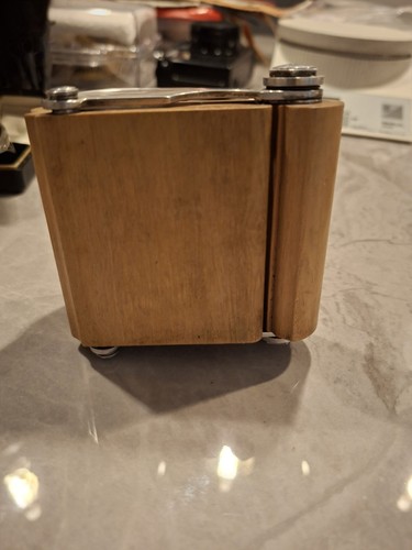 Réveil mécanique ancien