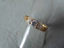 Bague vague T54 femme fille dorée en plaqué or pierre oxyde de zirconium blanche