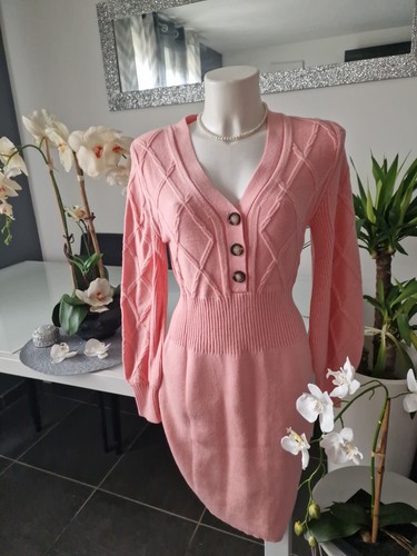 Une robe pastel taille - une, l