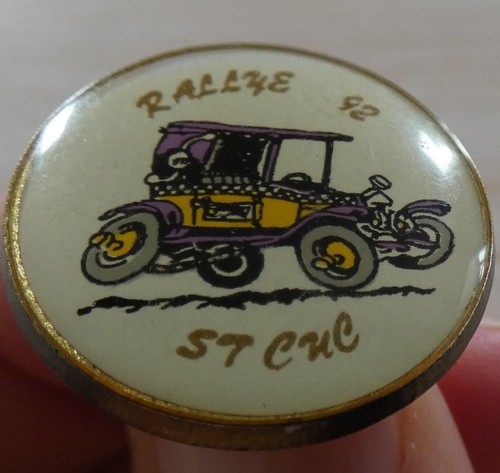 Rare pin voiture - bd,