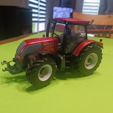 UNIVERSAL HOBBIES Tracteur