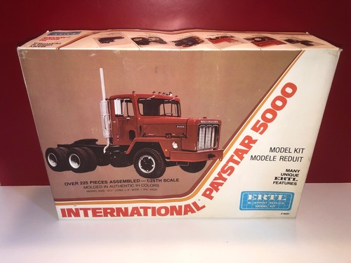 Ertl maquette de camion - 1/25,