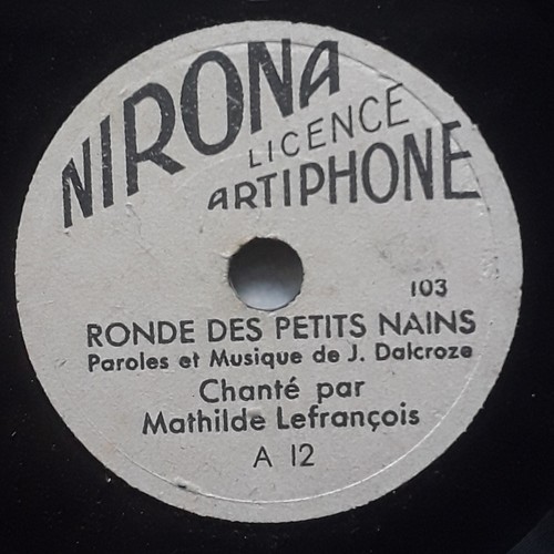 Ronde nains belle - nains, bois