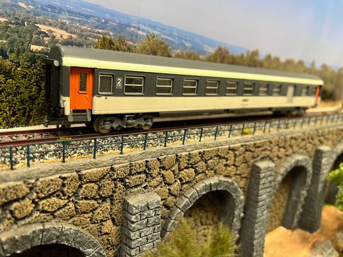 Voiture fourgon corail jouef