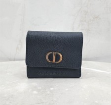 Dior 30 Montaigne Lotus