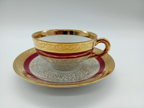 Magnifique tasse sous - tasse,