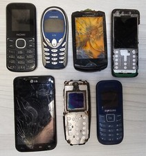 Lot de 7 anciens téléphones