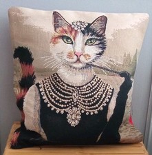 Housse de coussin de 40x40 cm mettant en scène un chat. Fait Main 