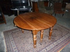 R 1036 Table à volets 6 pieds en noyer Modèle ancien sans roulettes  