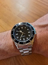 Montre style plongée lunette