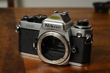 nikon fe2 MINT avec zoom 35-105 3.5-4.5