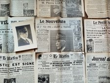 Lot 12 Journaux Pétain 39/45 + Affiche Portrait De Pétain - Laval -Collaboration