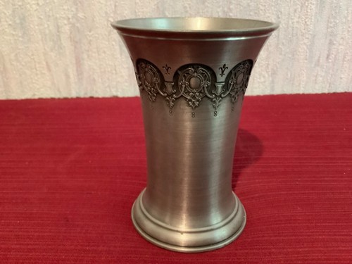Joli vase etain - en, « marque