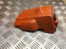 capot moteur pour  tronçonneuse stihl 017